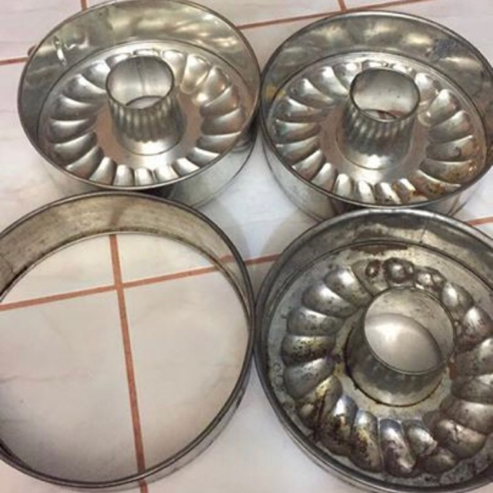 3 spring form pans